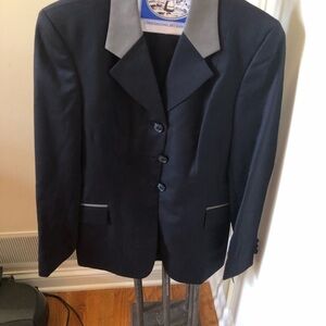 Hunt Coat. English riding coat. Like new excellent condition. Size 10-R